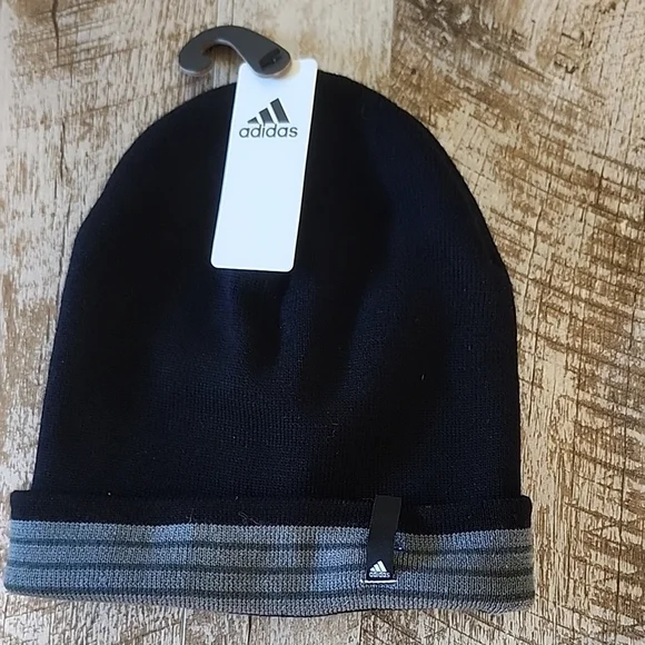 Adidas Black and Gray Beanie - Picture 4 of 6